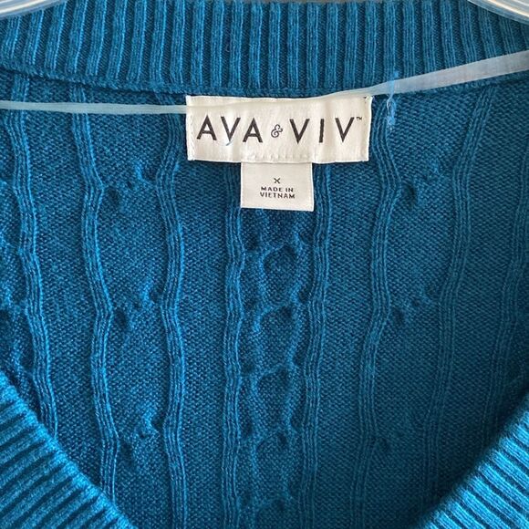 Ava & Viv Dark Green Knitted V-neck Long Sleeve Sweater - Picture 2 of 8